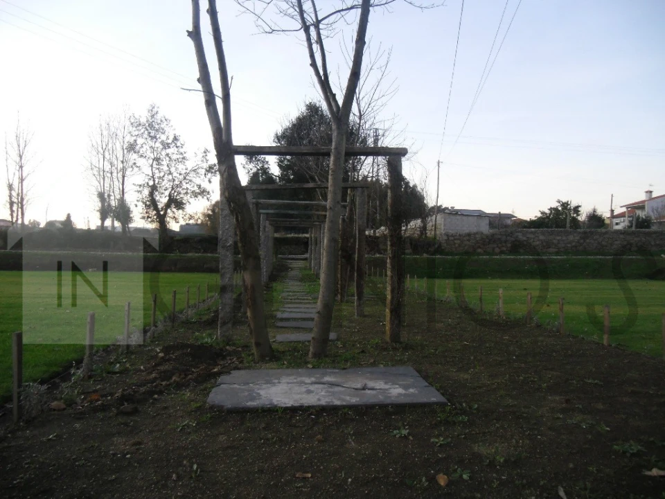 Moradia T0 para Venda em Landim Foto 26