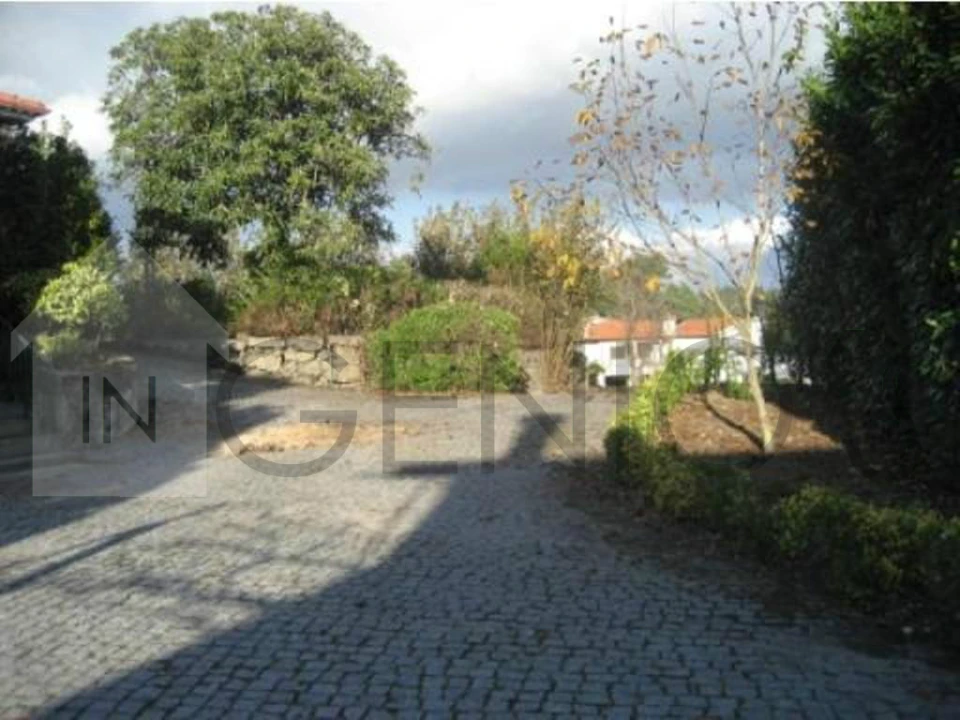 Moradia T0 para Venda em Landim Foto 3