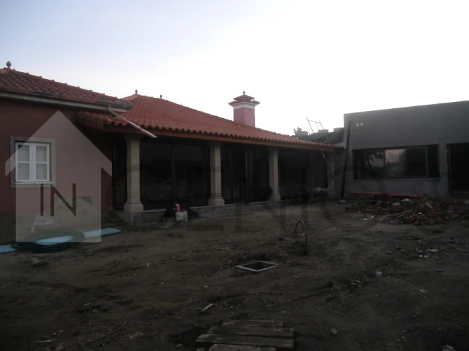 Moradia T0 para Venda em Landim Foto 44