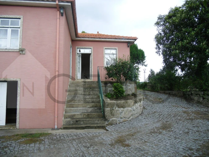 Moradia T0 para Venda em Landim Foto 14