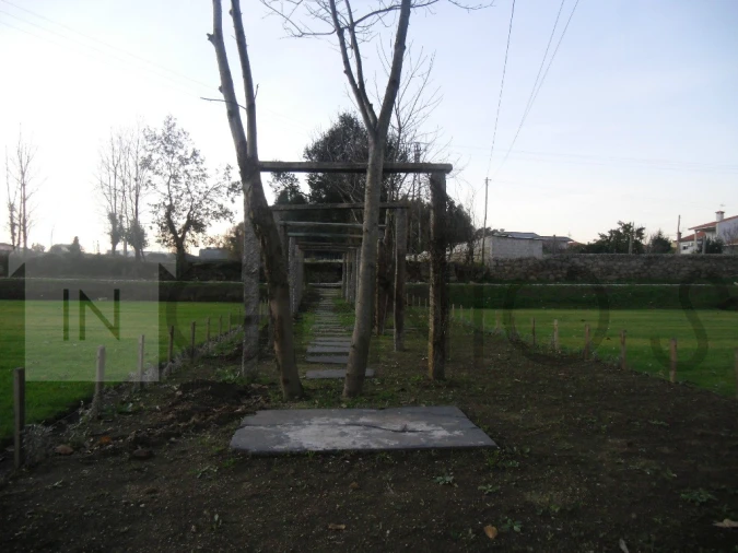 Moradia T0 para Venda em Landim Foto 26