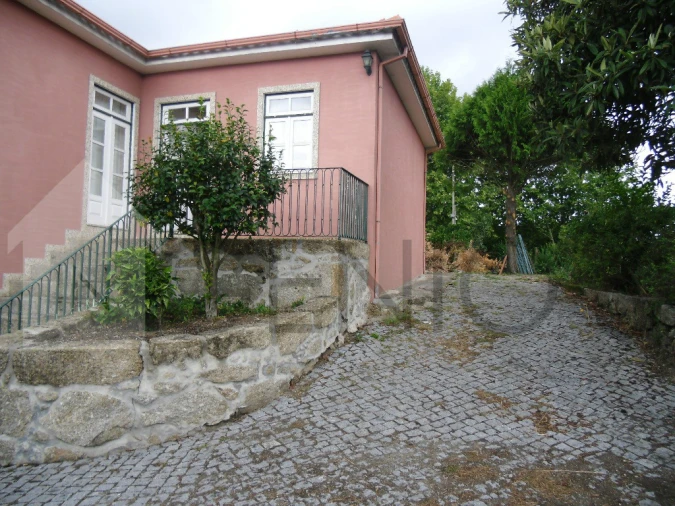 Moradia T0 para Venda em Landim Foto 16