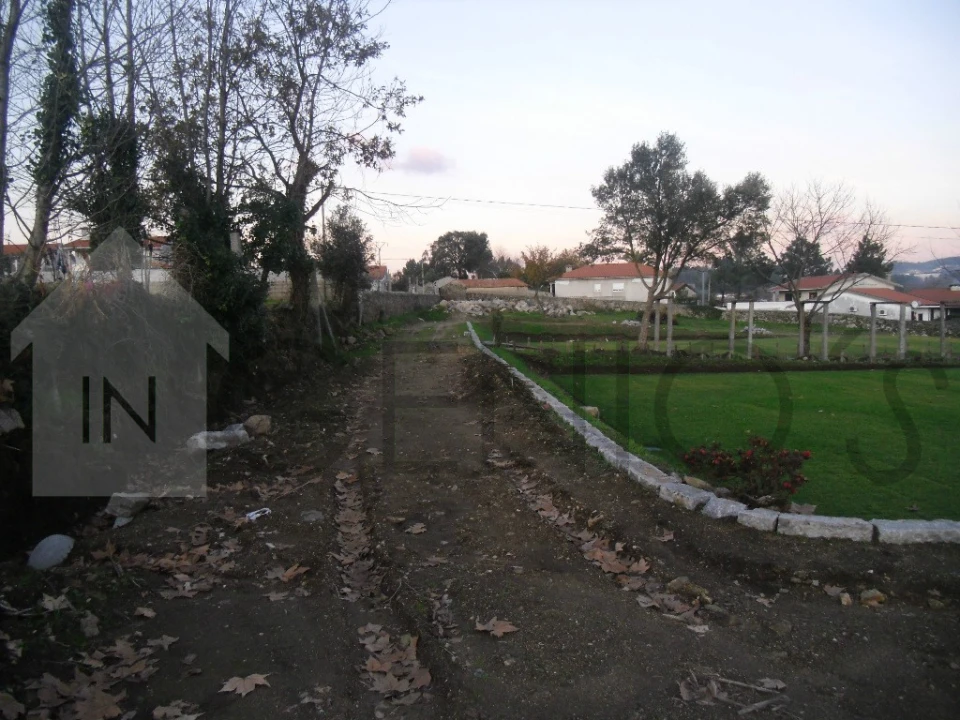 Moradia T0 para Venda em Landim Foto 20