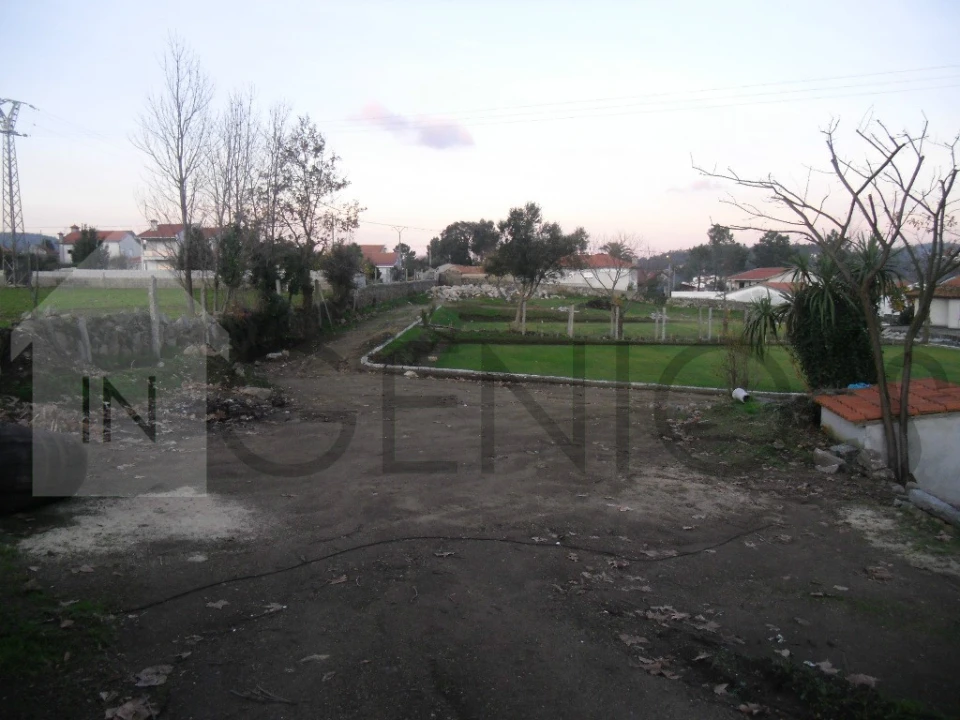 Moradia T0 para Venda em Landim Foto 18