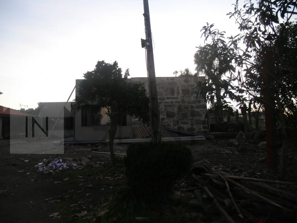 Moradia T0 para Venda em Landim Foto 42