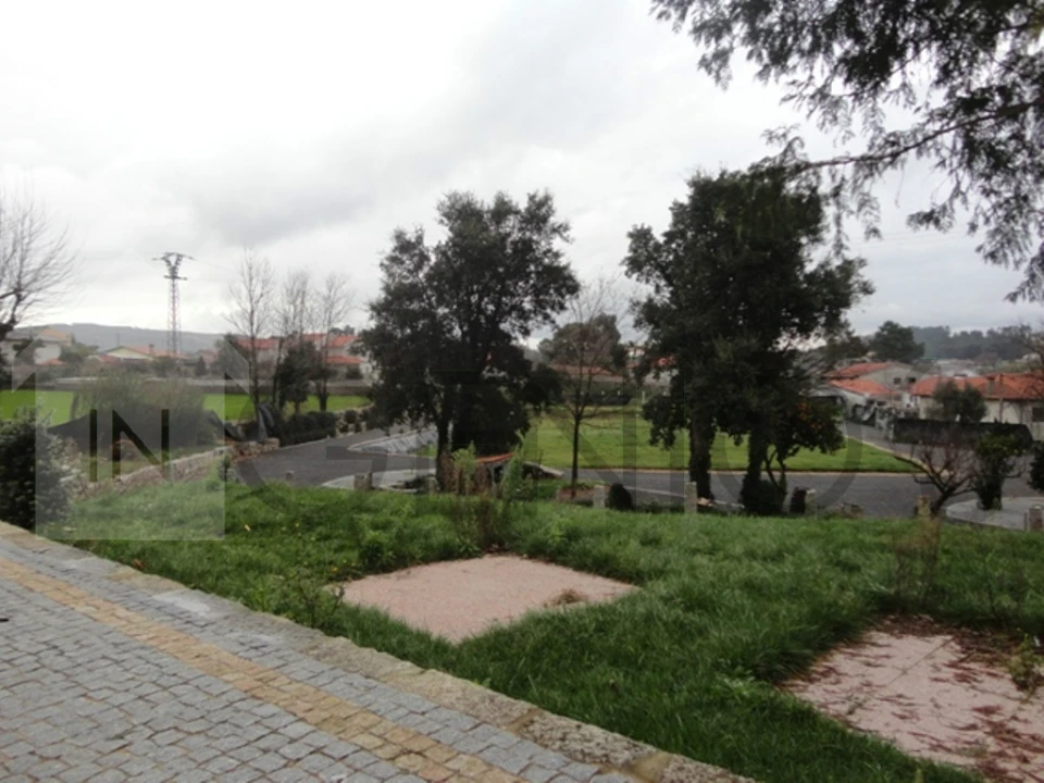 Moradia T0 para Venda em Landim Foto 64