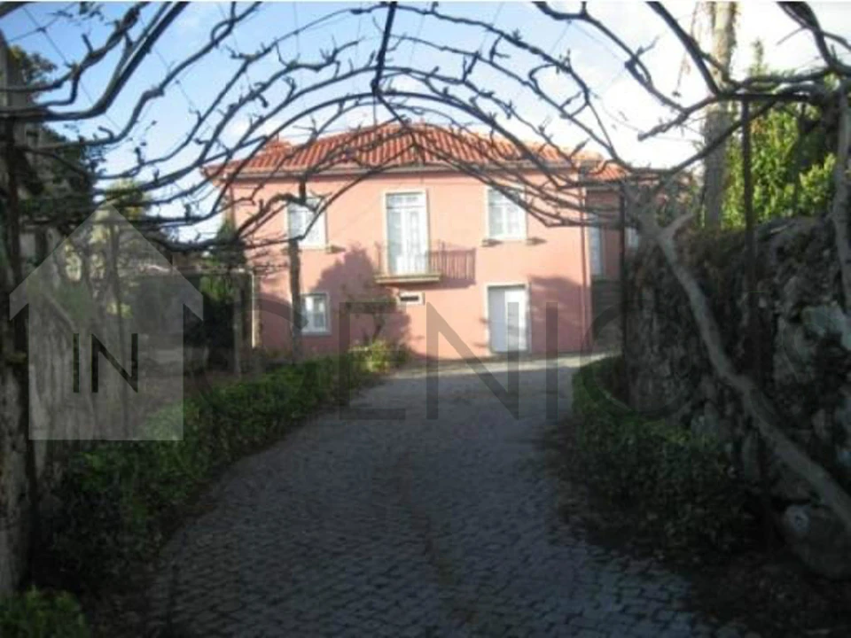 Moradia T0 para Venda em Landim Foto 1