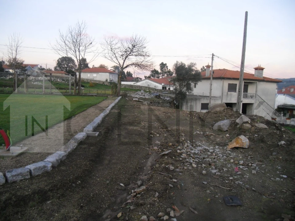 Moradia T0 para Venda em Landim Foto 21