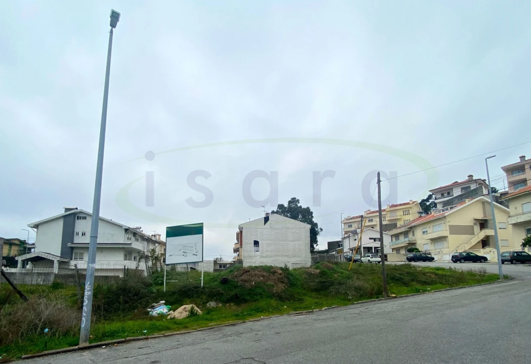 Terreno para Venda em Fânzeres e São Pedro da Cova Foto 9