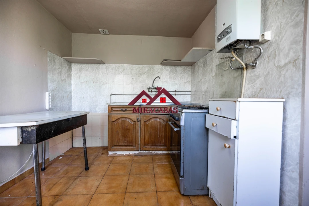 Moradia T5 para Venda em Santo Antonio dos Olivais Foto 44