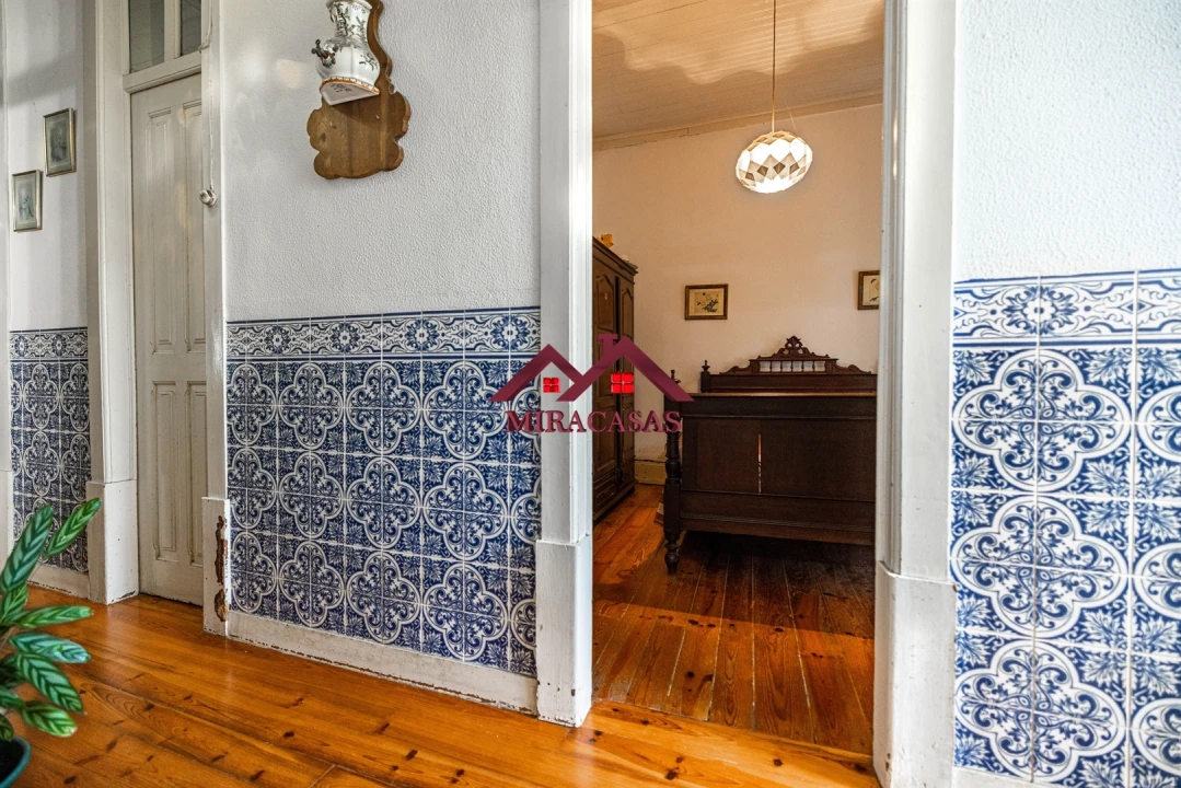 Moradia T5 para Venda em Santo Antonio dos Olivais Foto 26