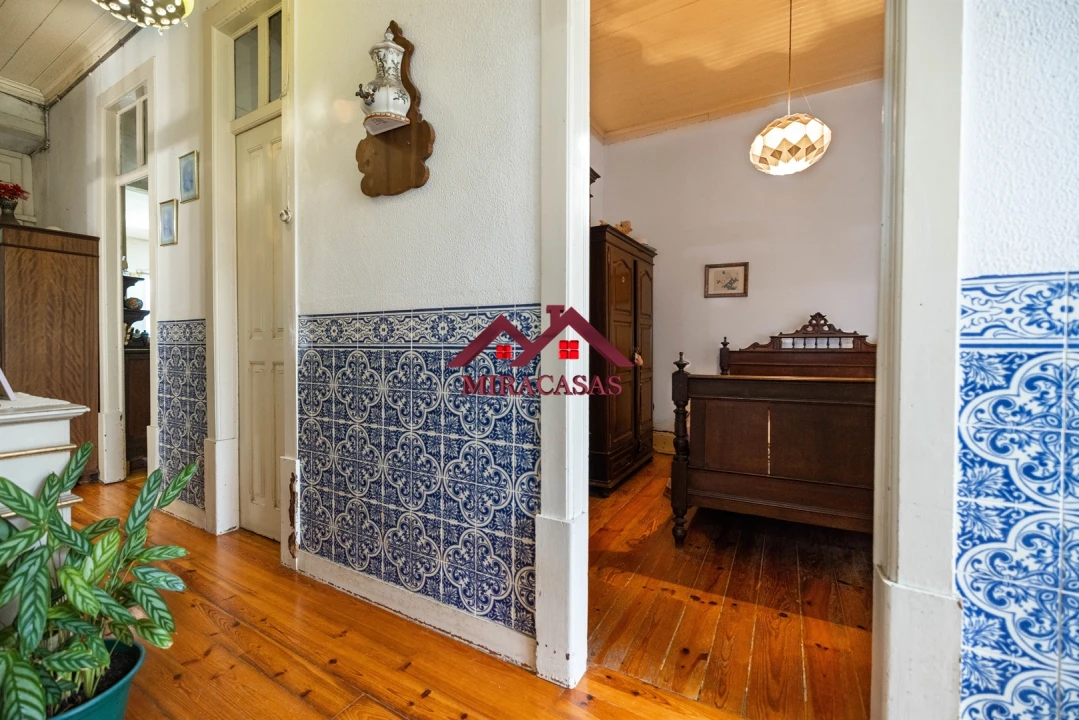 Moradia T5 para Venda em Santo Antonio dos Olivais Foto 30