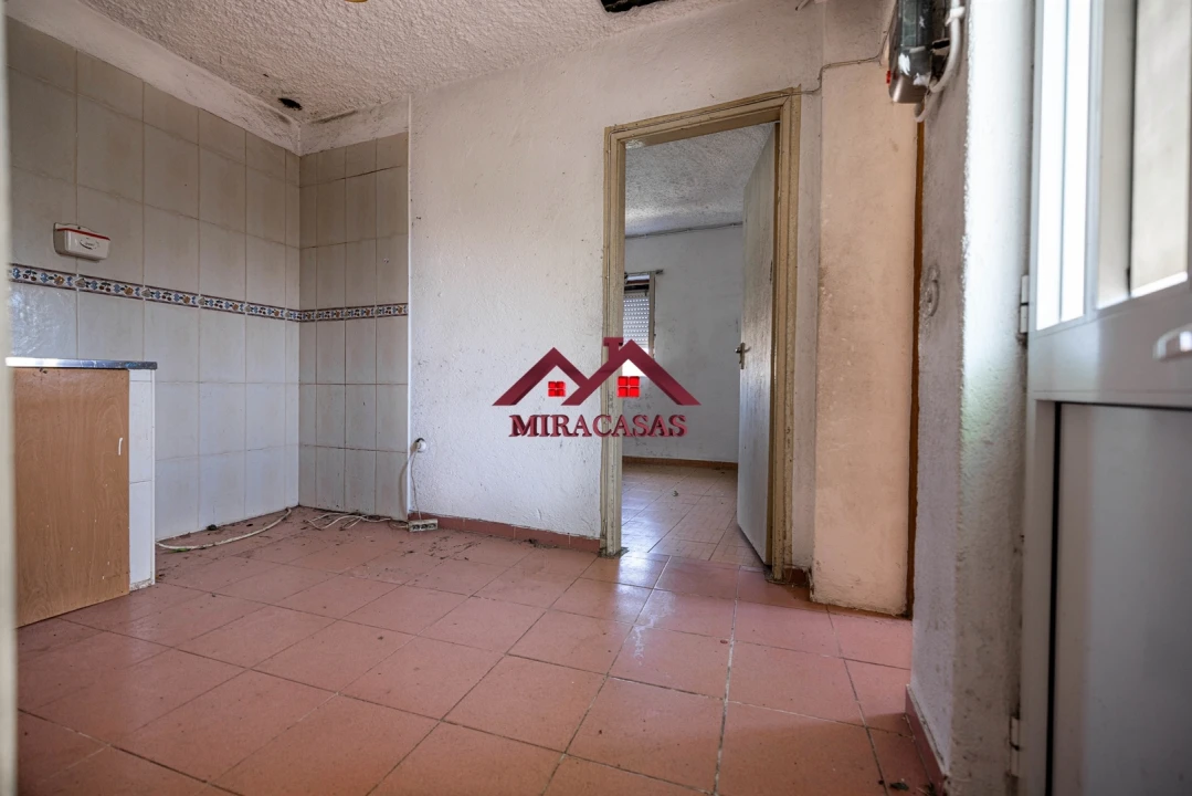 Moradia T5 para Venda em Santo Antonio dos Olivais Foto 62