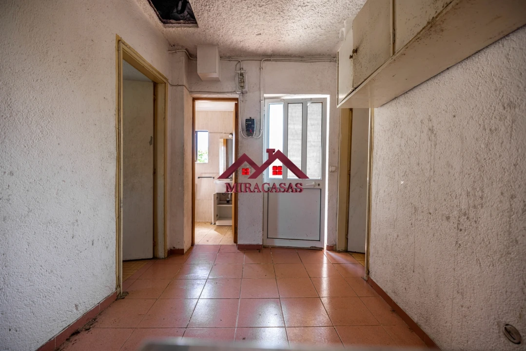 Moradia T5 para Venda em Santo Antonio dos Olivais Foto 64