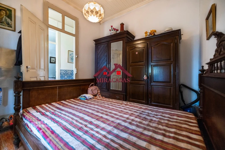 Moradia T5 para Venda em Santo Antonio dos Olivais Foto 28