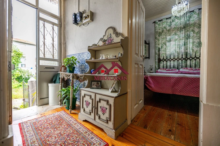 Moradia T5 para Venda em Santo Antonio dos Olivais Foto 20