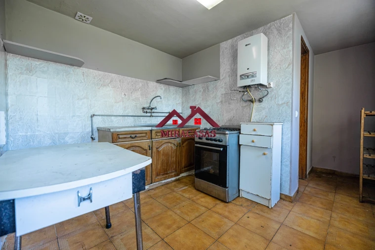 Moradia T5 para Venda em Santo Antonio dos Olivais Foto 43