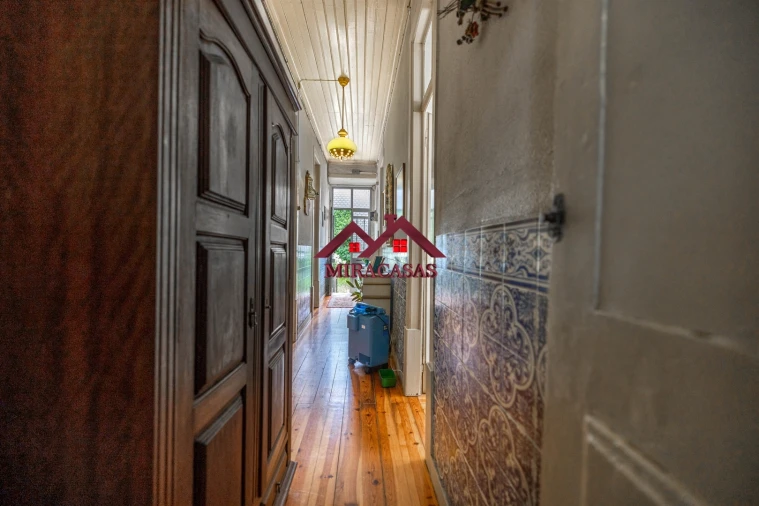 Moradia T5 para Venda em Santo Antonio dos Olivais Foto 37