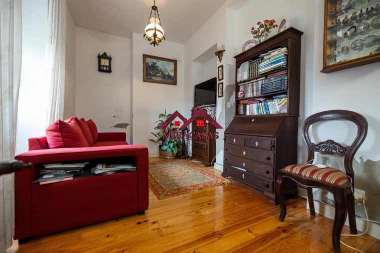 Moradia T5 para Venda em Santo Antonio dos Olivais Foto 14