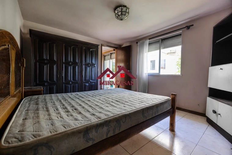 Moradia T5 para Venda em Santo Antonio dos Olivais Foto 54