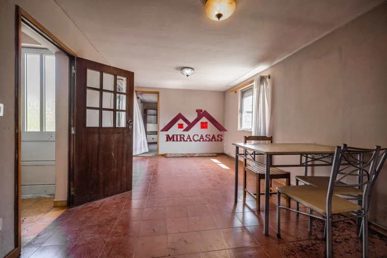 Moradia T5 para Venda em Santo Antonio dos Olivais Foto 52