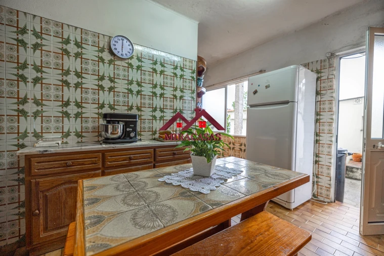 Moradia T5 para Venda em Santo Antonio dos Olivais Foto 8