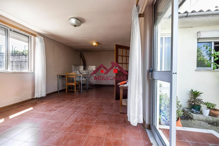 Moradia T5 para Venda em Santo Antonio dos Olivais Foto 56