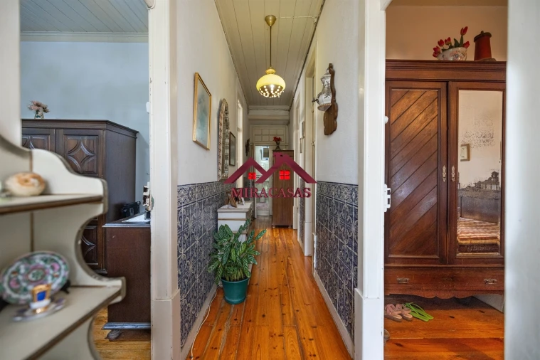 Moradia T5 para Venda em Santo Antonio dos Olivais Foto 32