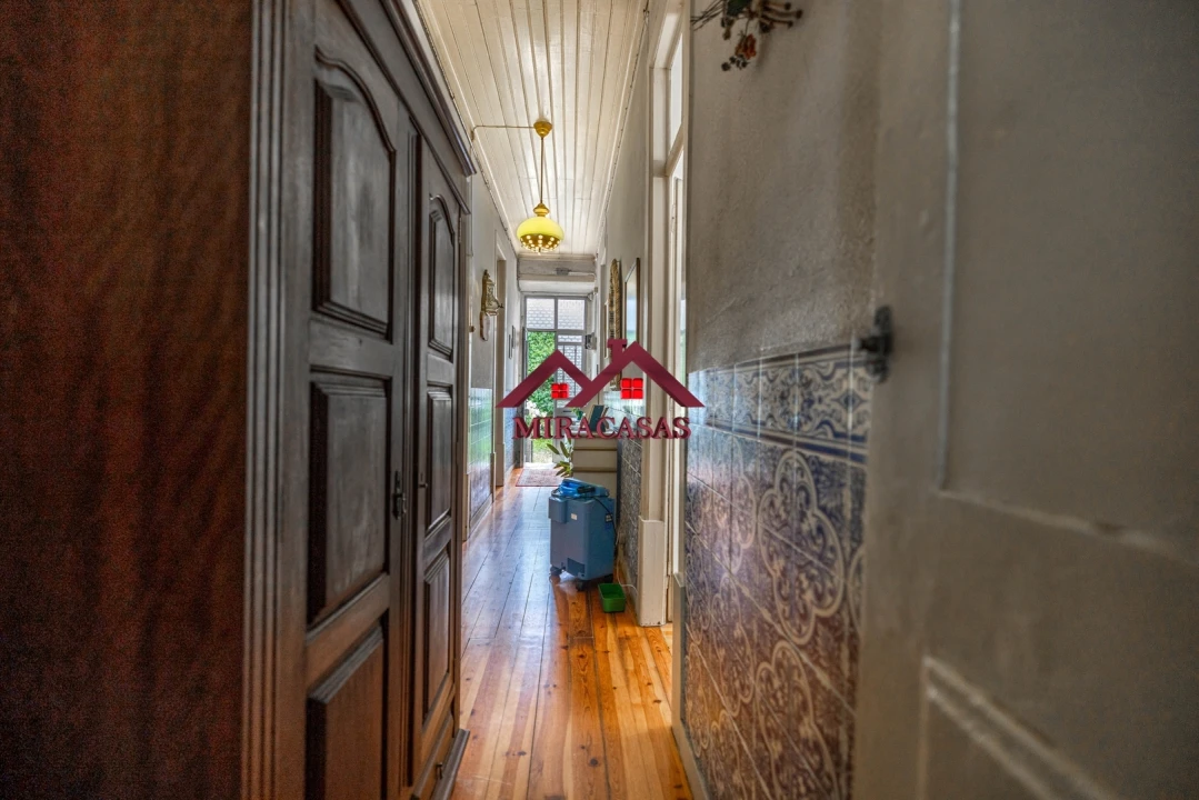 Moradia T5 para Venda em Santo Antonio dos Olivais Foto 37