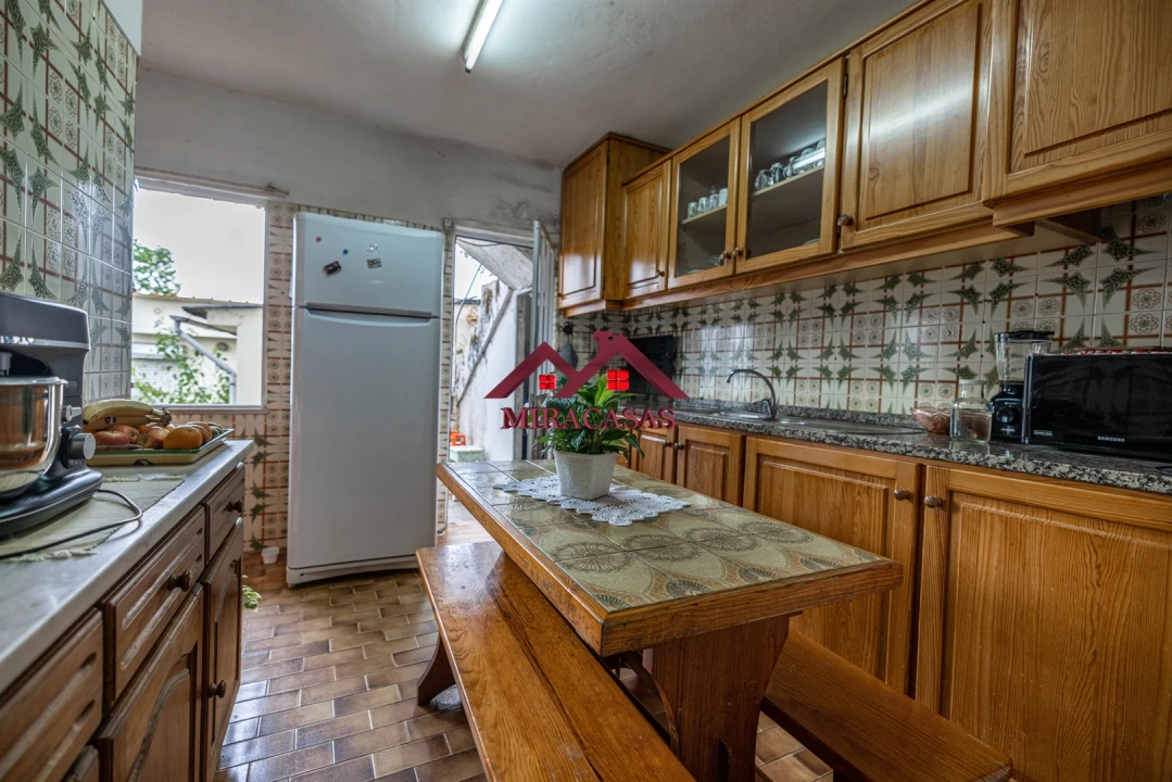 Moradia T5 para Venda em Santo Antonio dos Olivais Foto 7