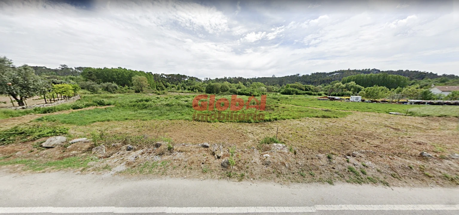 Terreno para Venda em Cavernães Foto 1