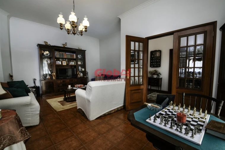 Moradia T5 para Venda em Mões Foto 11