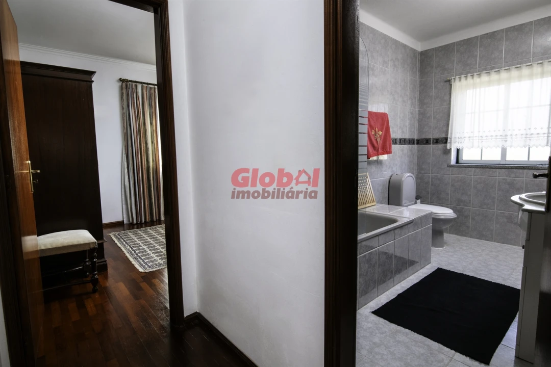 Moradia T5 para Venda em Mões Foto 16