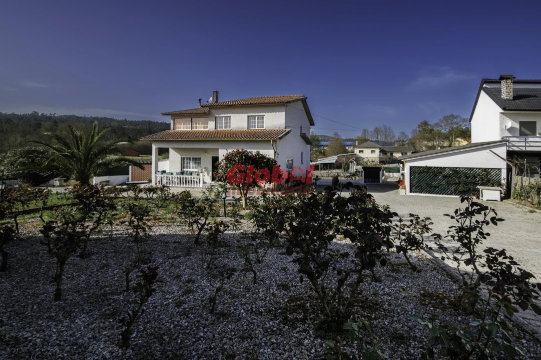 Moradia T5 para Venda em Mões Foto 1