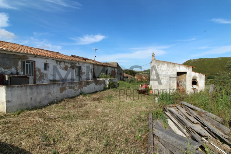 Terreno para Venda em Bensafrim e Barão de São João Foto 3