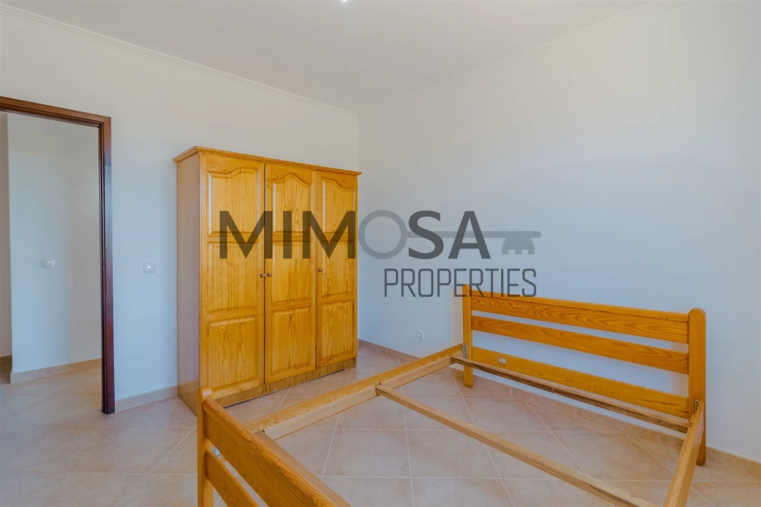 Moradia T6 para Venda em Odiaxere Foto 13