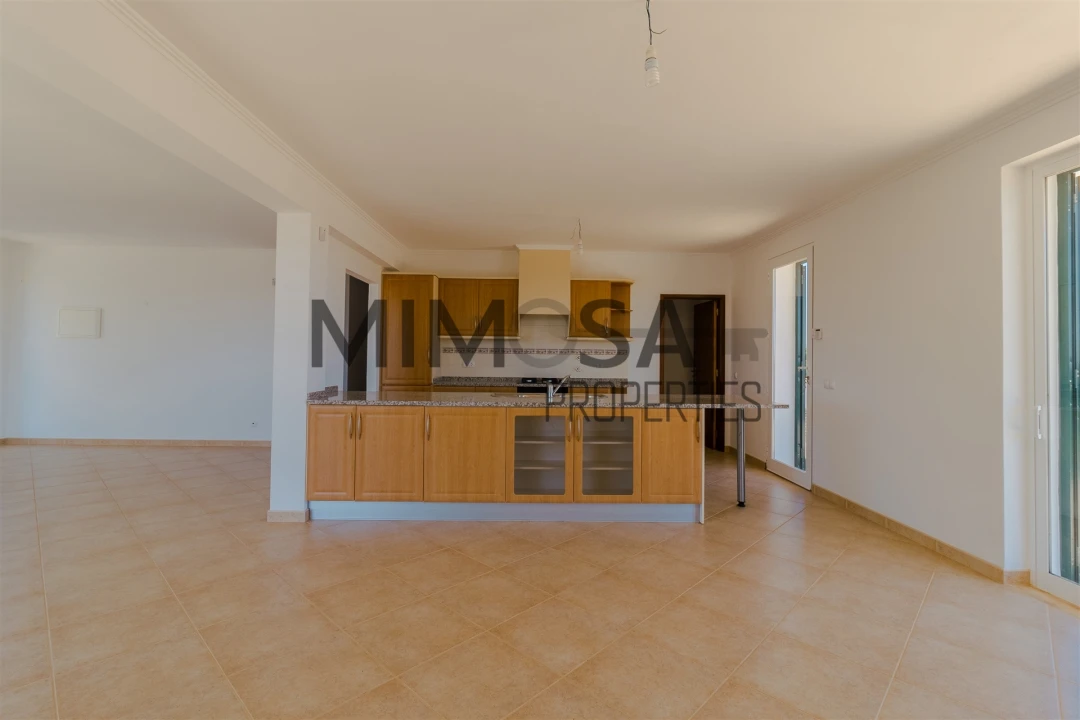 Moradia T6 para Venda em Odiaxere Foto 6