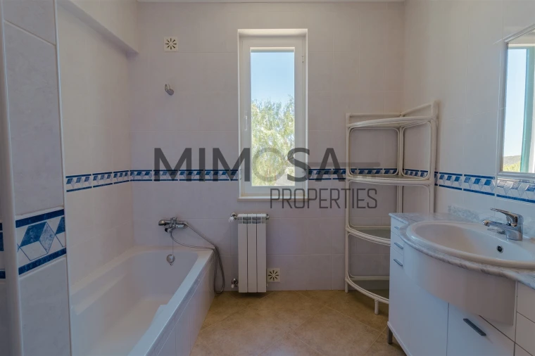 Moradia T6 para Venda em Odiaxere Foto 18