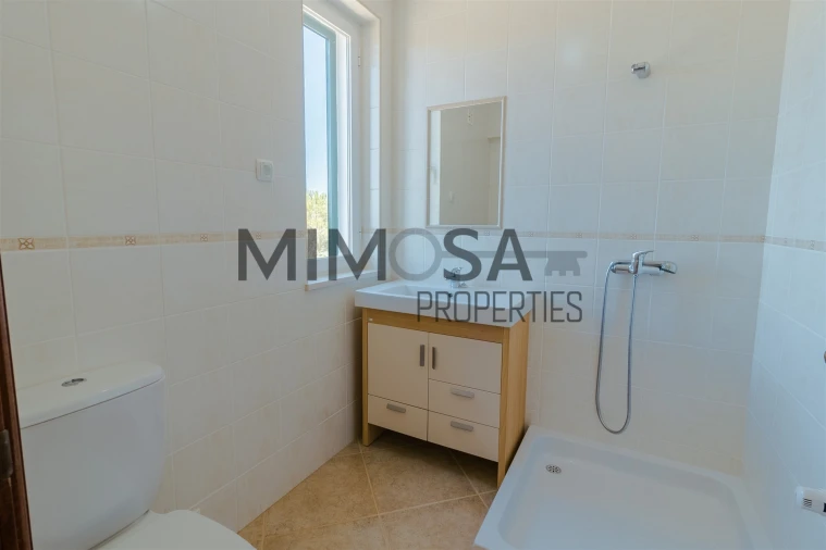 Moradia T6 para Venda em Odiaxere Foto 14