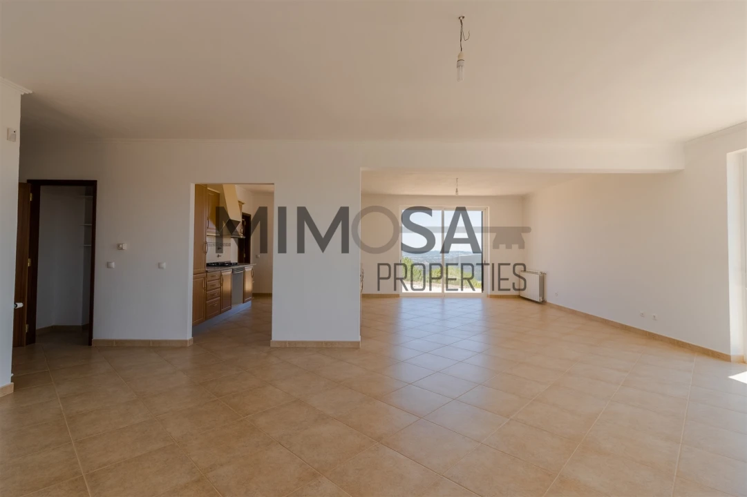 Moradia T6 para Venda em Odiaxere Foto 8