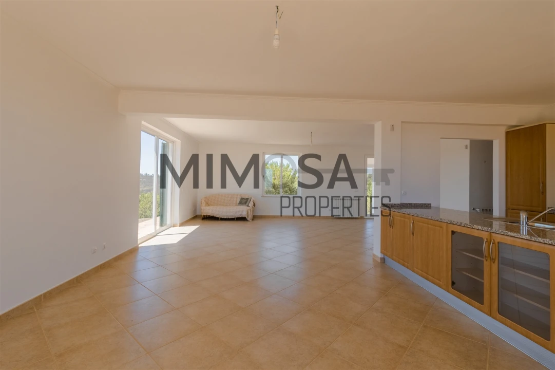 Moradia T6 para Venda em Odiaxere Foto 5