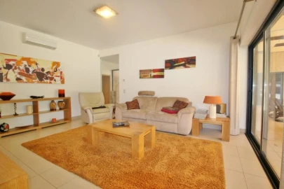 Moradia T5 para Venda em Lagos (São Sebastião e Santa Maria)