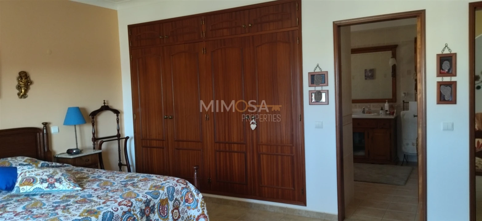 Moradia T5 para Venda em Lagos (São Sebastião e Santa Maria) Foto 28