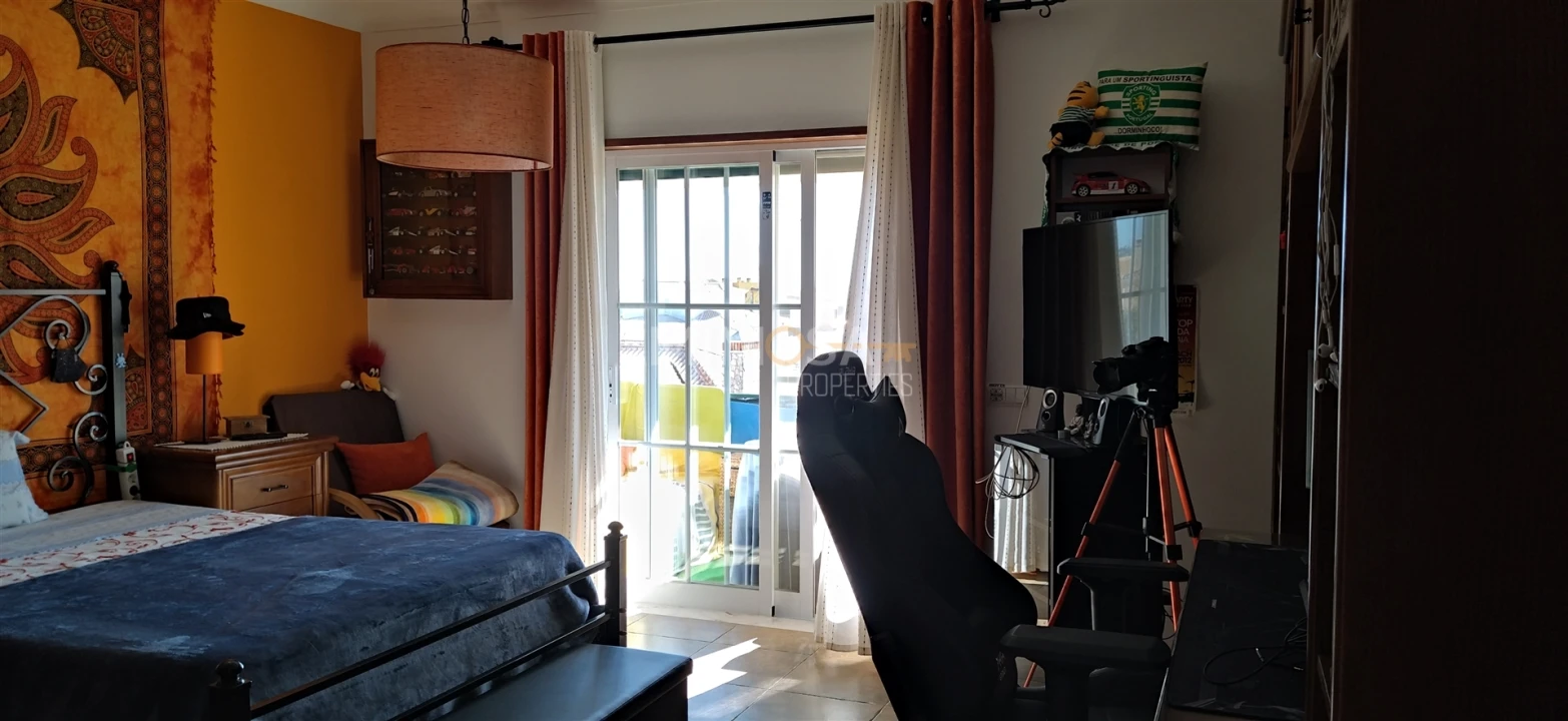 Moradia T5 para Venda em Lagos (São Sebastião e Santa Maria) Foto 25