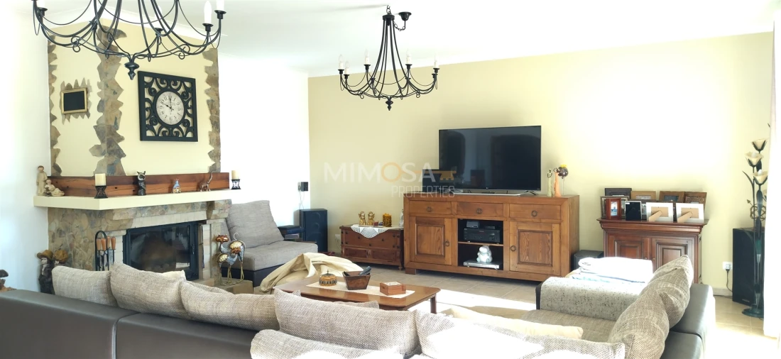 Moradia T5 para Venda em Lagos (São Sebastião e Santa Maria) Foto 2