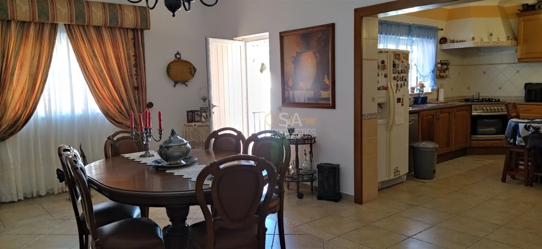 Moradia T5 para Venda em Lagos (São Sebastião e Santa Maria) Foto 5