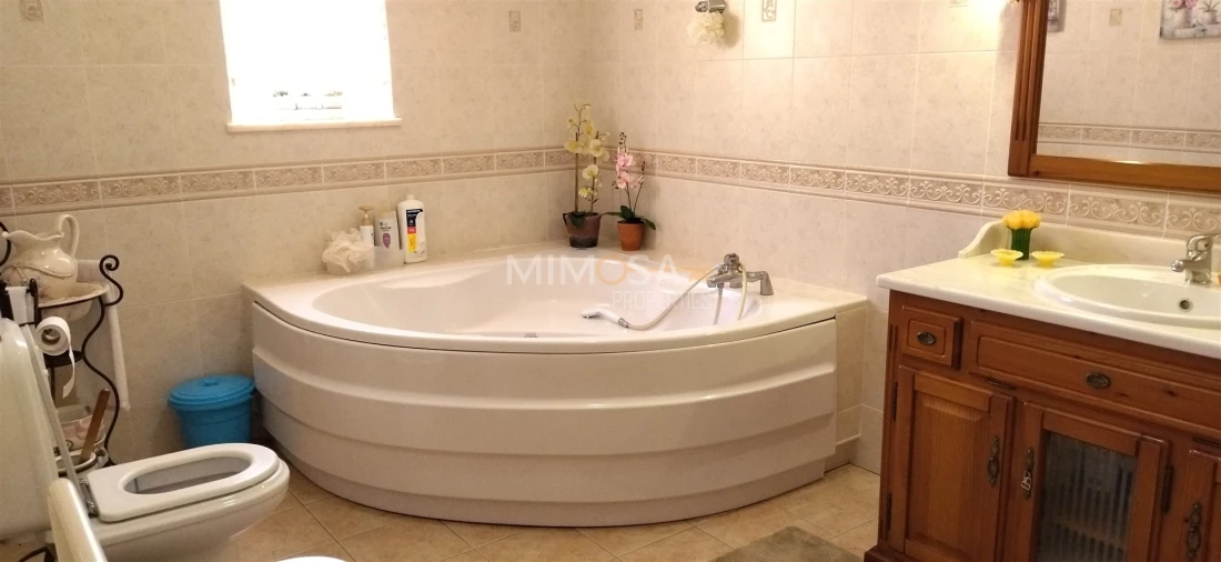 Moradia T5 para Venda em Lagos (São Sebastião e Santa Maria) Foto 31