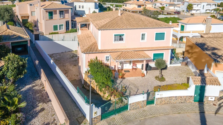 Moradia T5 para Venda em Lagos (São Sebastião e Santa Maria) Foto 49