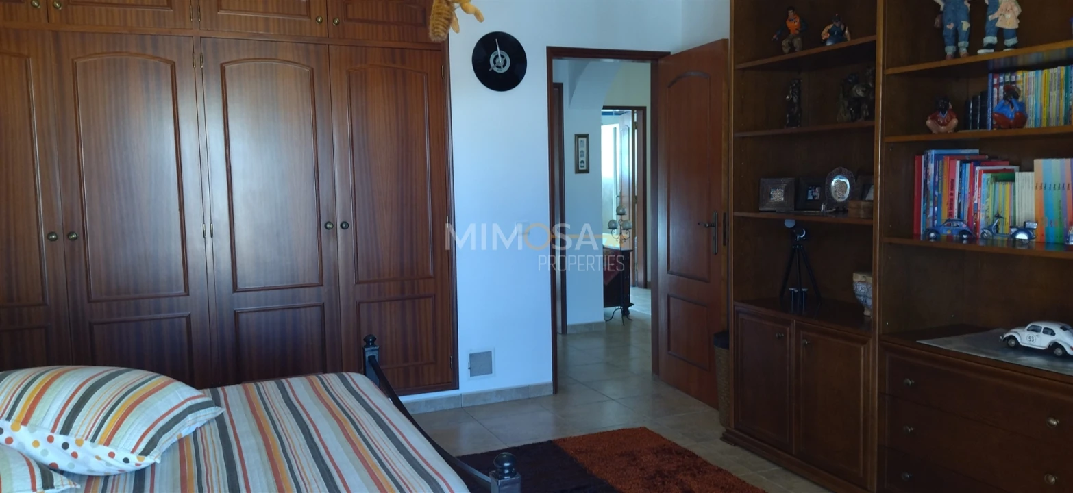 Moradia T5 para Venda em Lagos (São Sebastião e Santa Maria) Foto 23