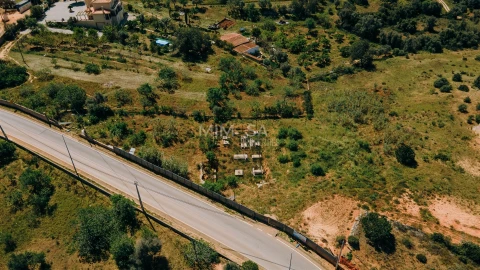 Terreno para Venda em Estômbar e Parchal